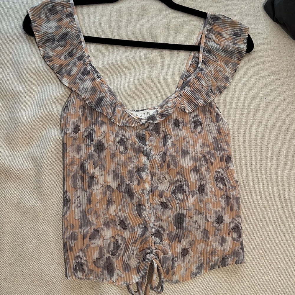ASTR the label crop top